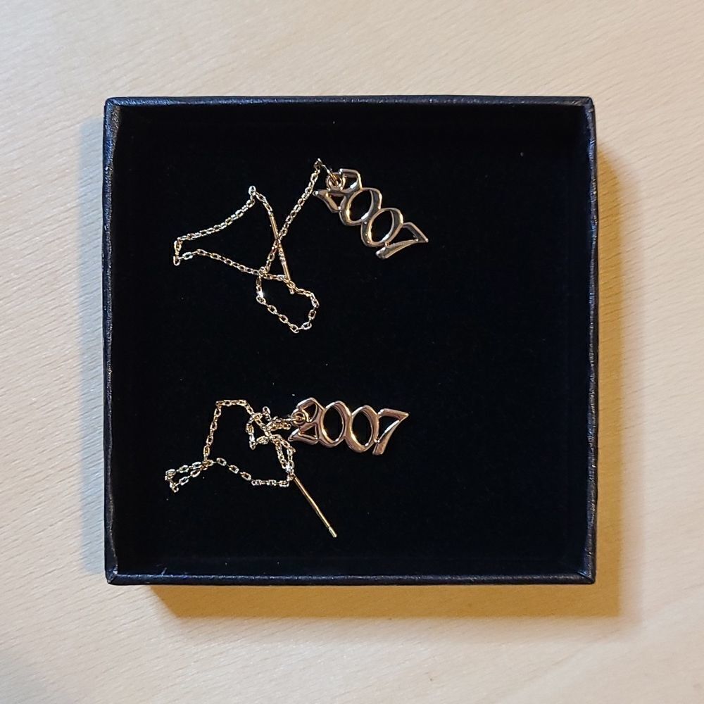 MOOHAM "2007" Birthday earings. Gold plated.